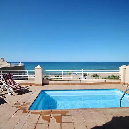 Atico Con Piscina Privada En Primera Linea