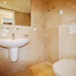Ático espectacular con piscina privada en primera línea de playa Apartamento *